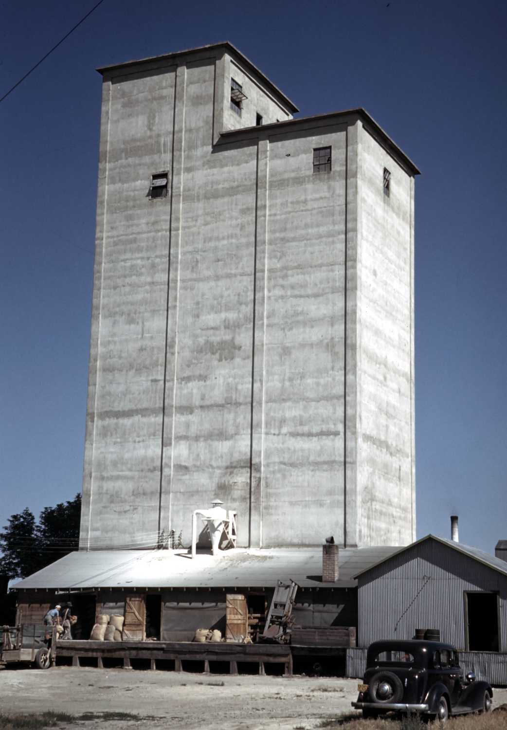 FSA-OWI Color Photos of America, 1939-1943