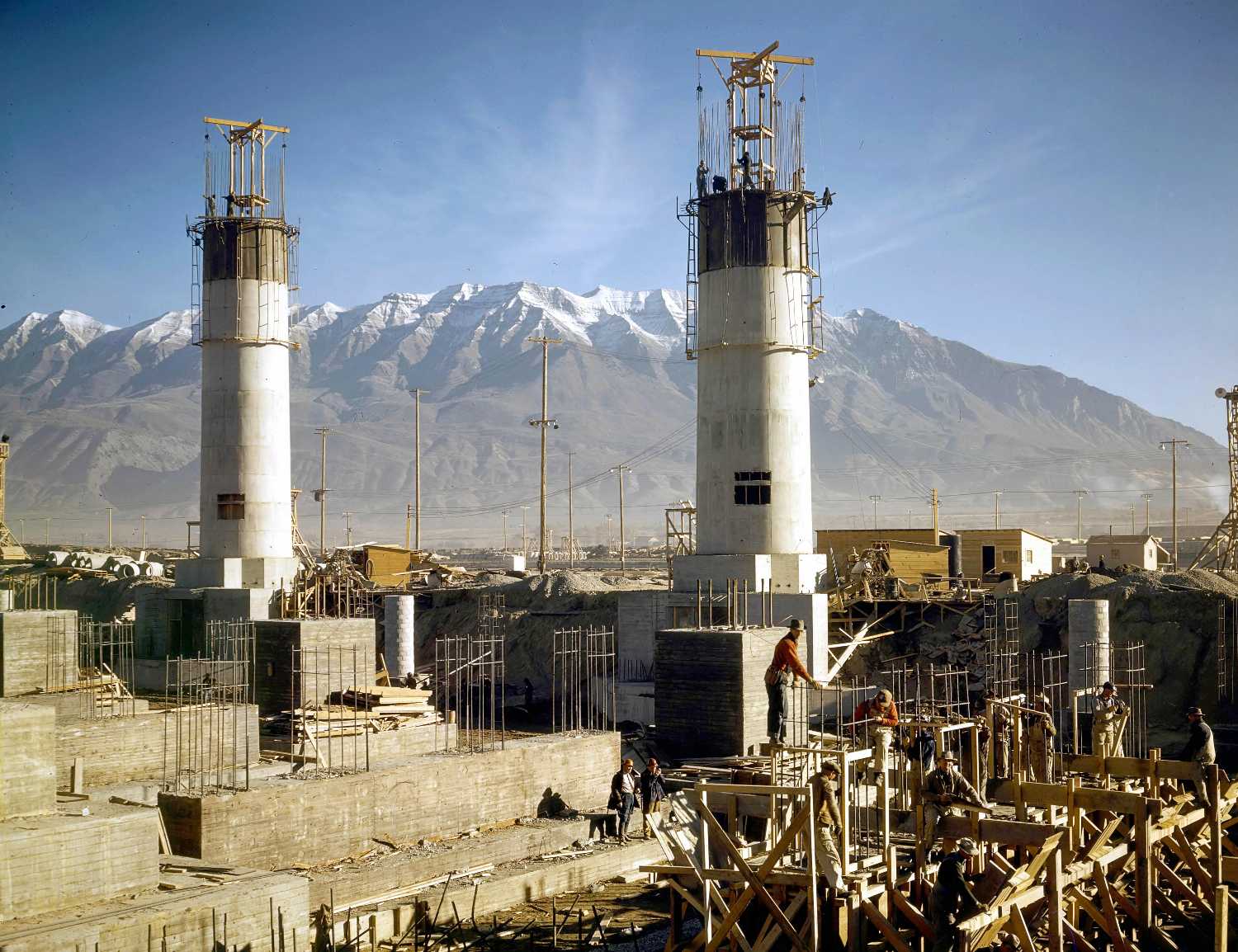 FSA-OWI Color Photos of America, 1939-1943