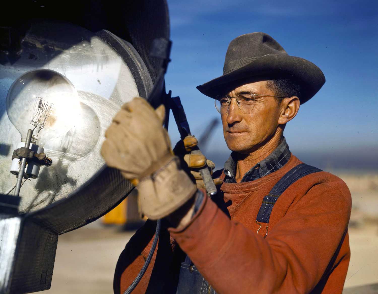 FSA-OWI Color Photos of America, 1939-1943