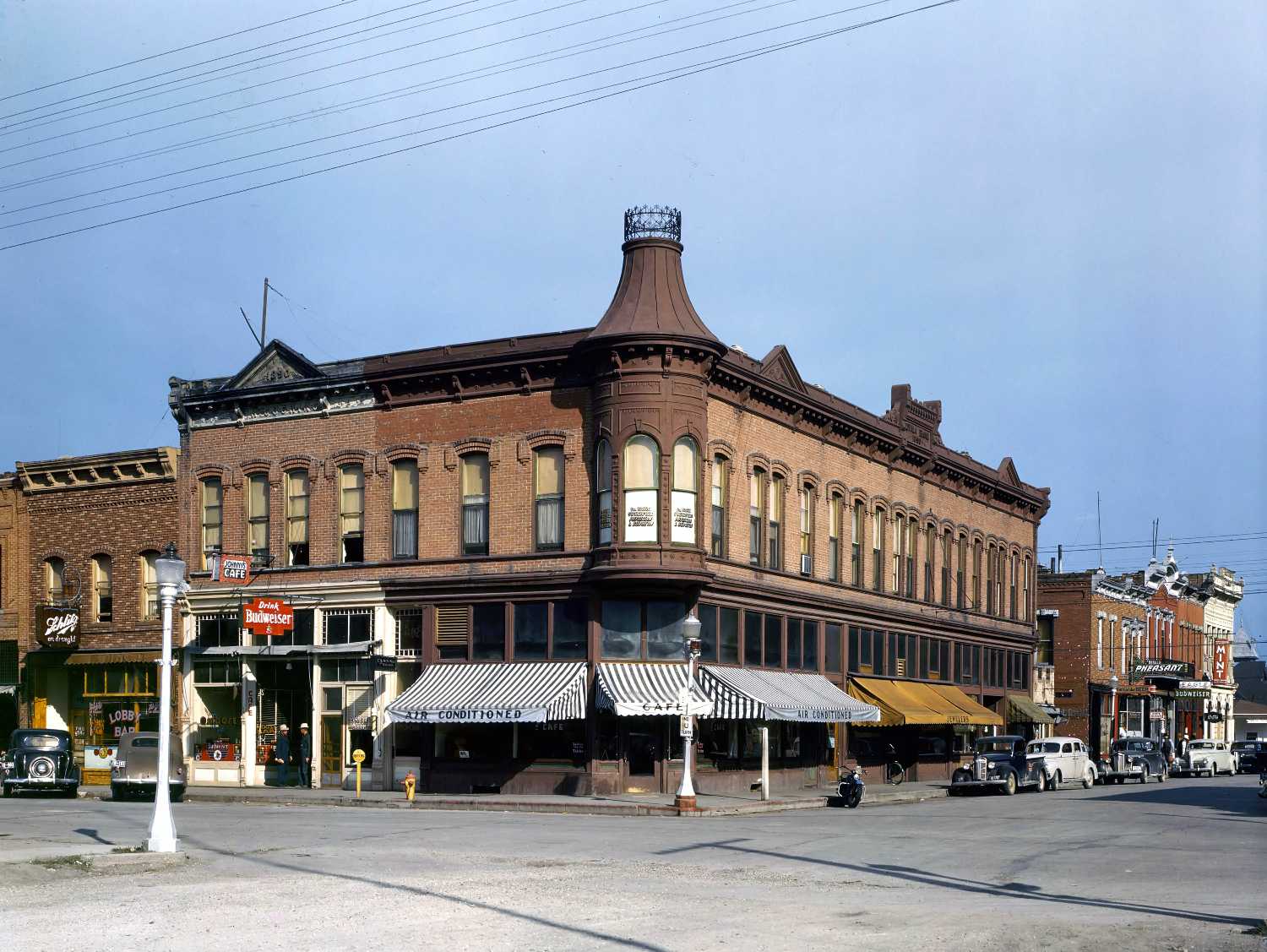 FSA-OWI Color Photos of America, 1939-1943