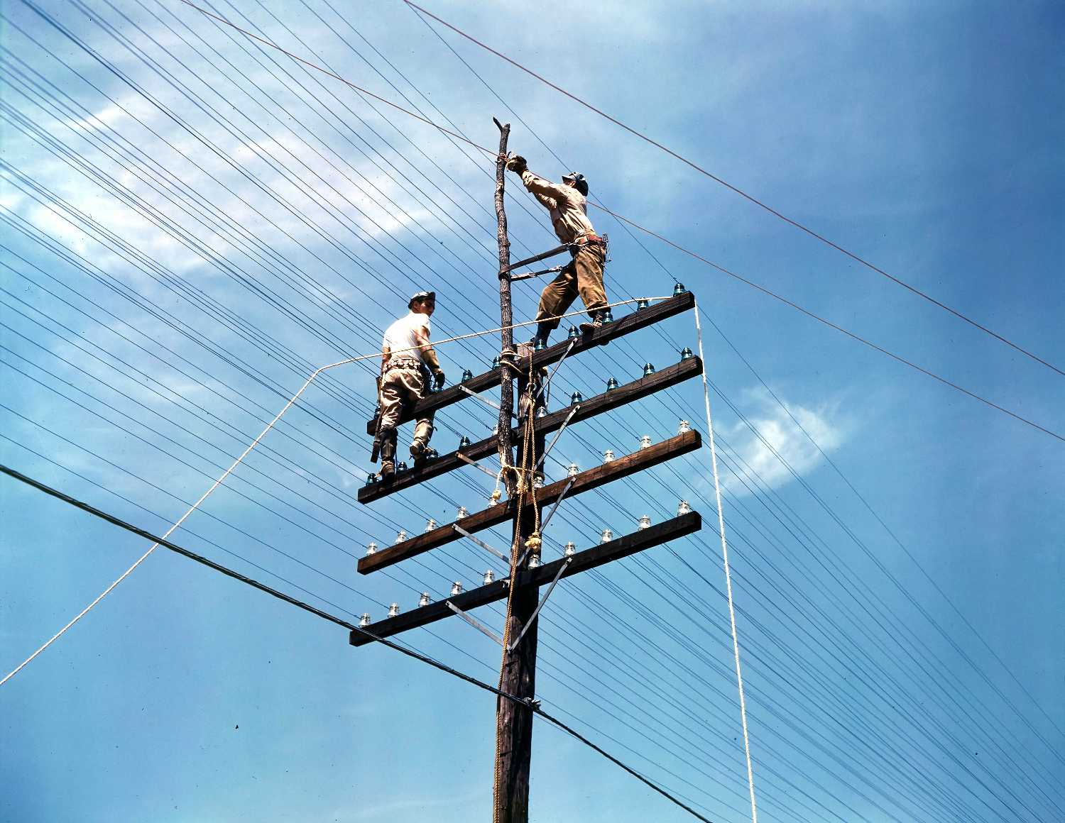 FSA-OWI Color Photos of America, 1939-1943