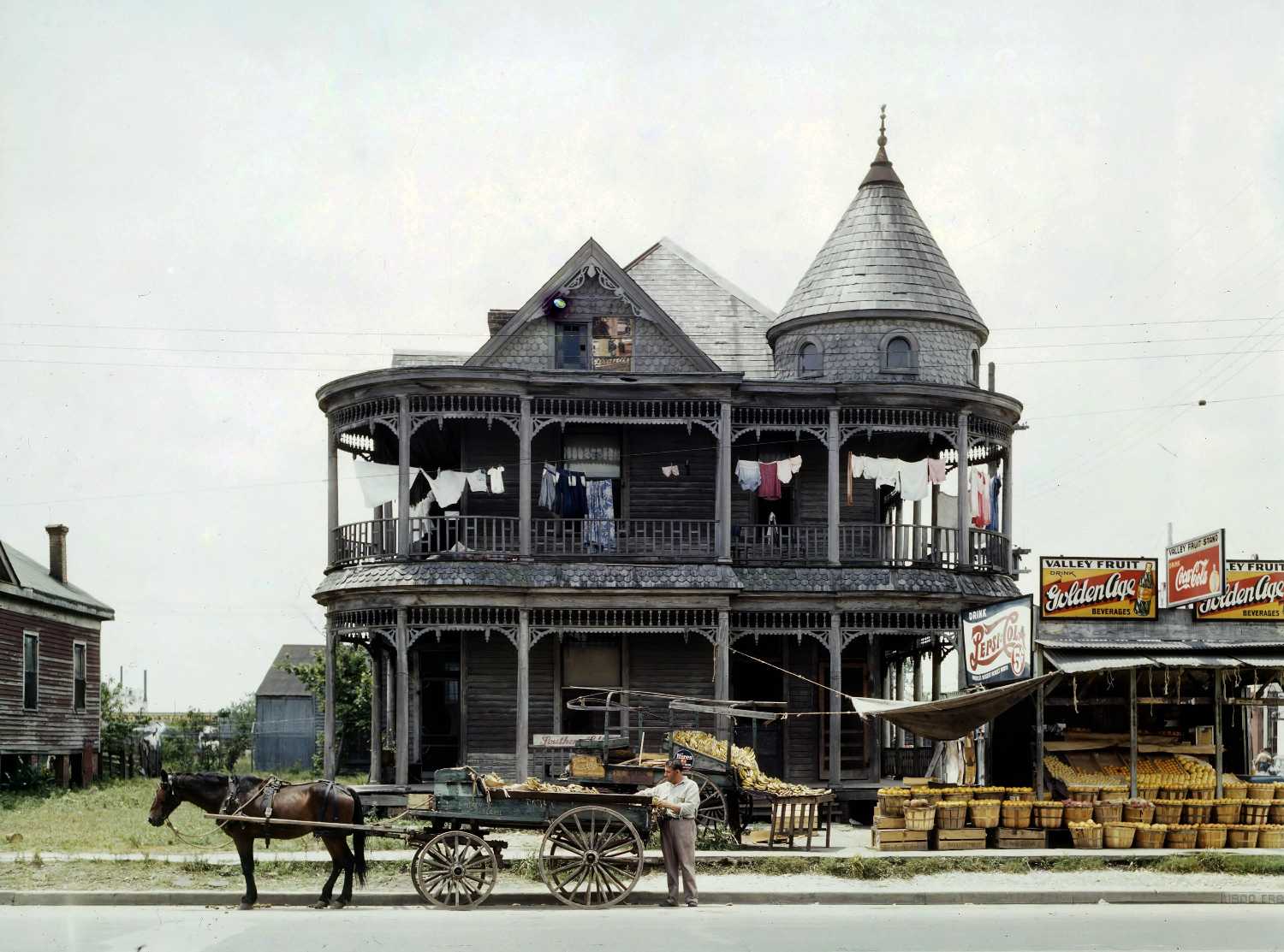 FSA-OWI Color Photos of America, 1939-1943