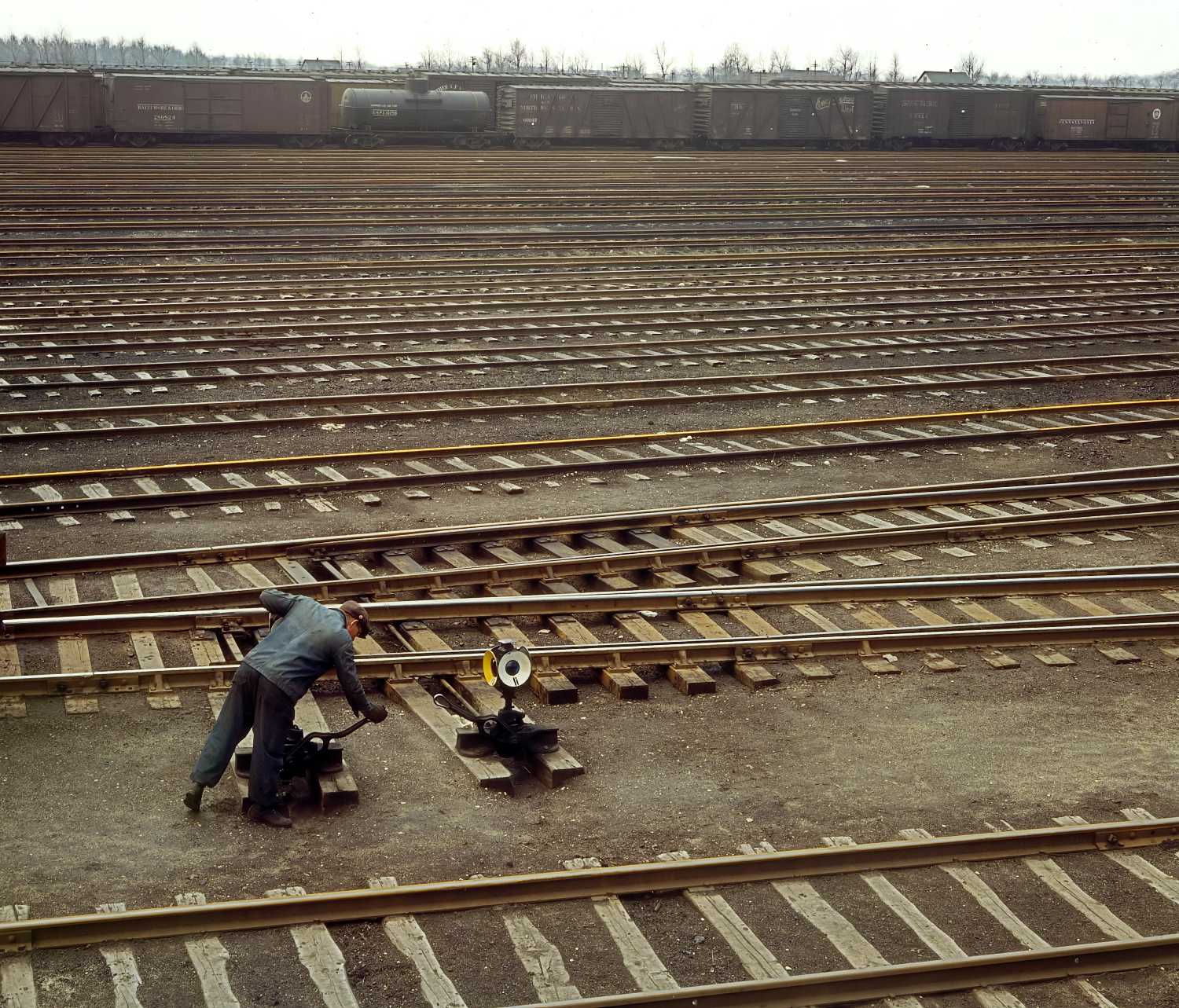 FSA-OWI Color Photos of America, 1939-1943