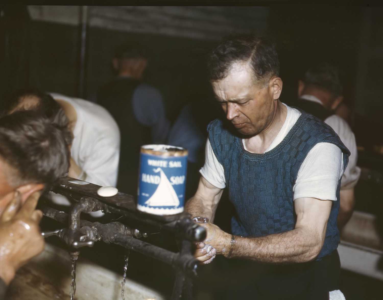 FSA-OWI Color Photos of America, 1939-1943