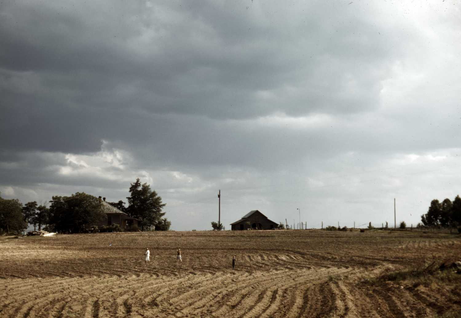 FSA-OWI Color Photos of America, 1939-1943