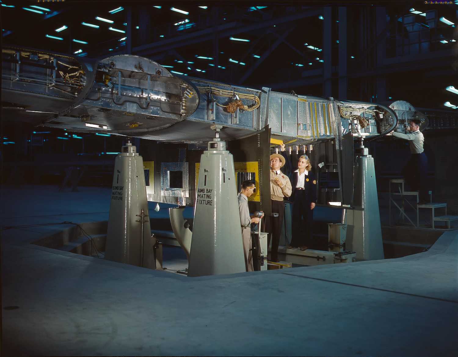 FSA-OWI Color Photos of America, 1939-1943